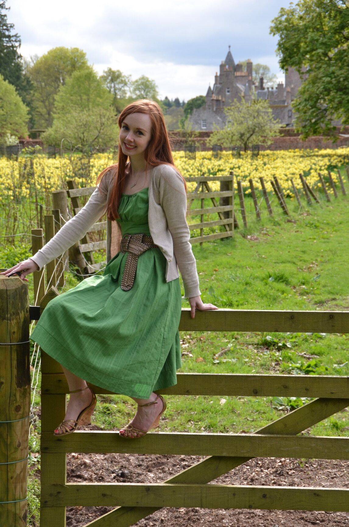 Scottish travel blogger Forever Amber outside Glamis Castle