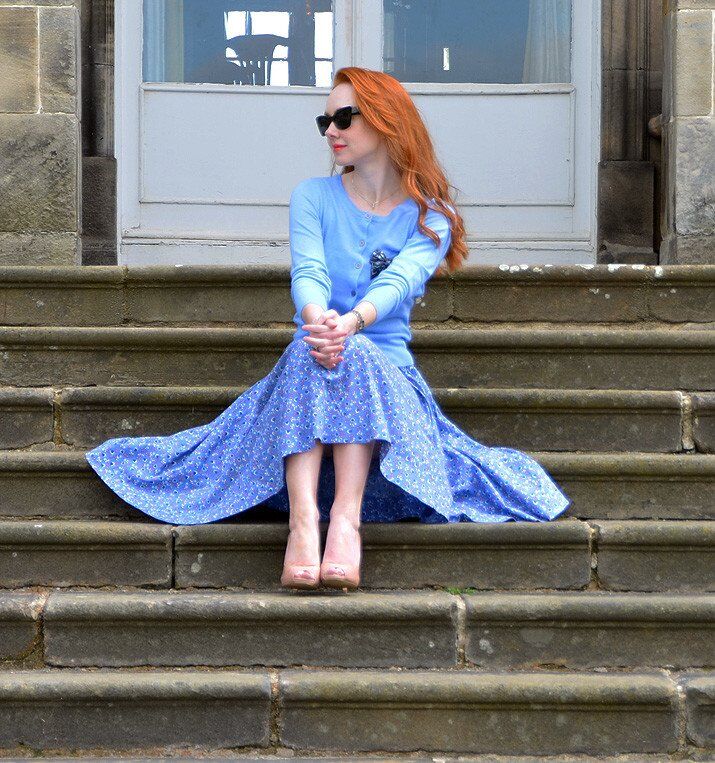 on teh steps of Hopetoun House