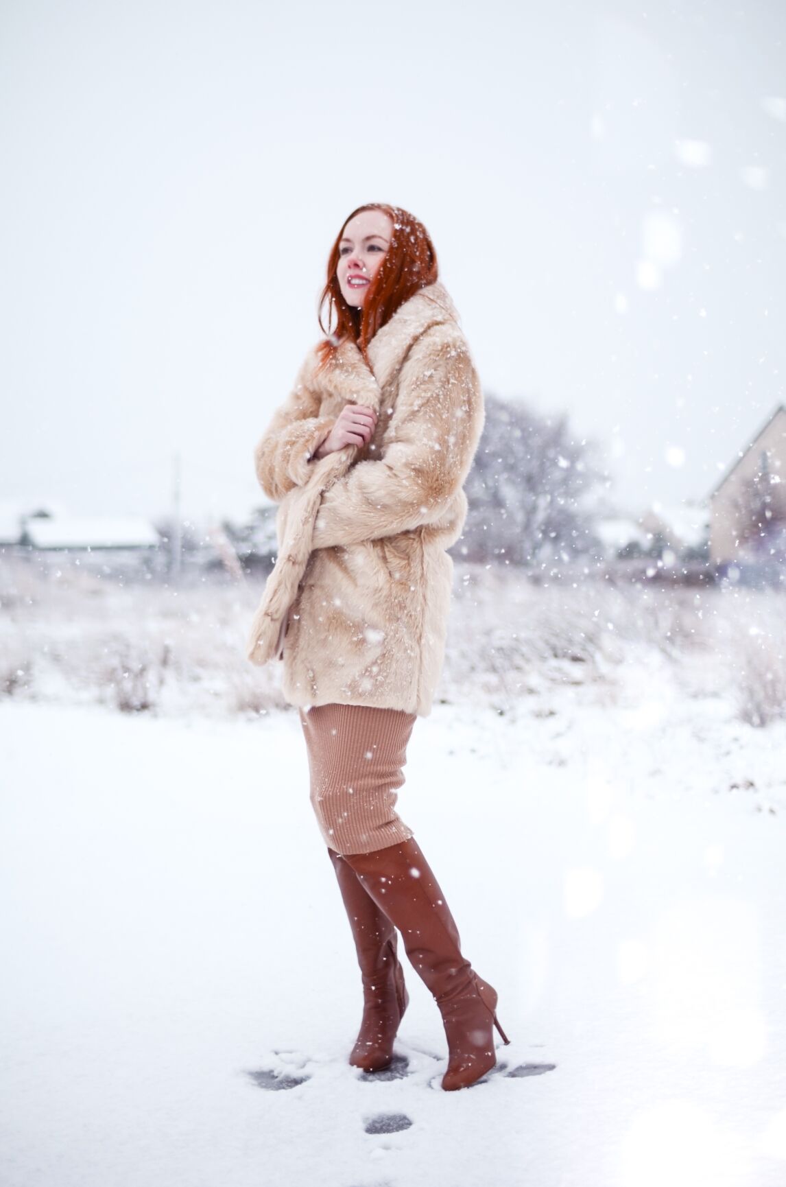 blonde faux fur coat outfit