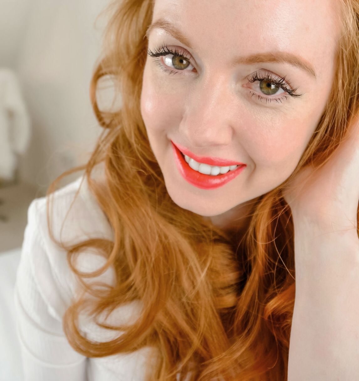 what it's like getting eyelash extensions