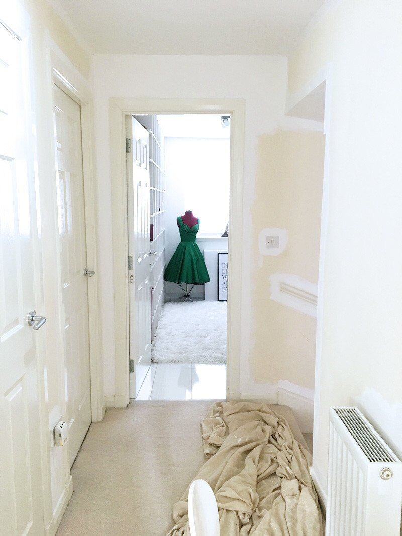 middle hall, mid-paint job