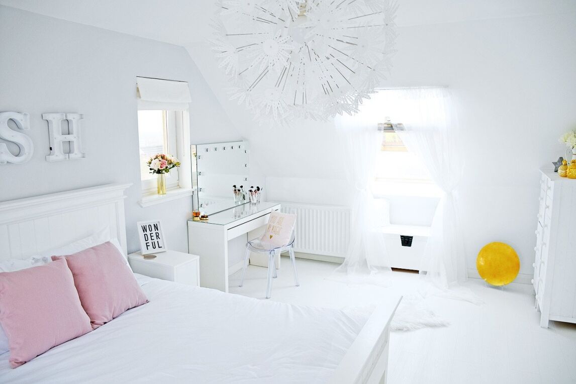 pink and white bedroom