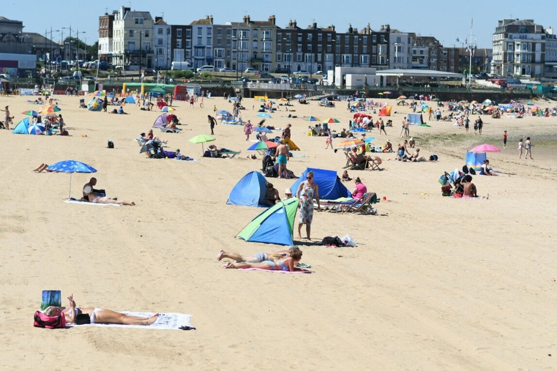 On Margate sands, I connect nothing with nothing...