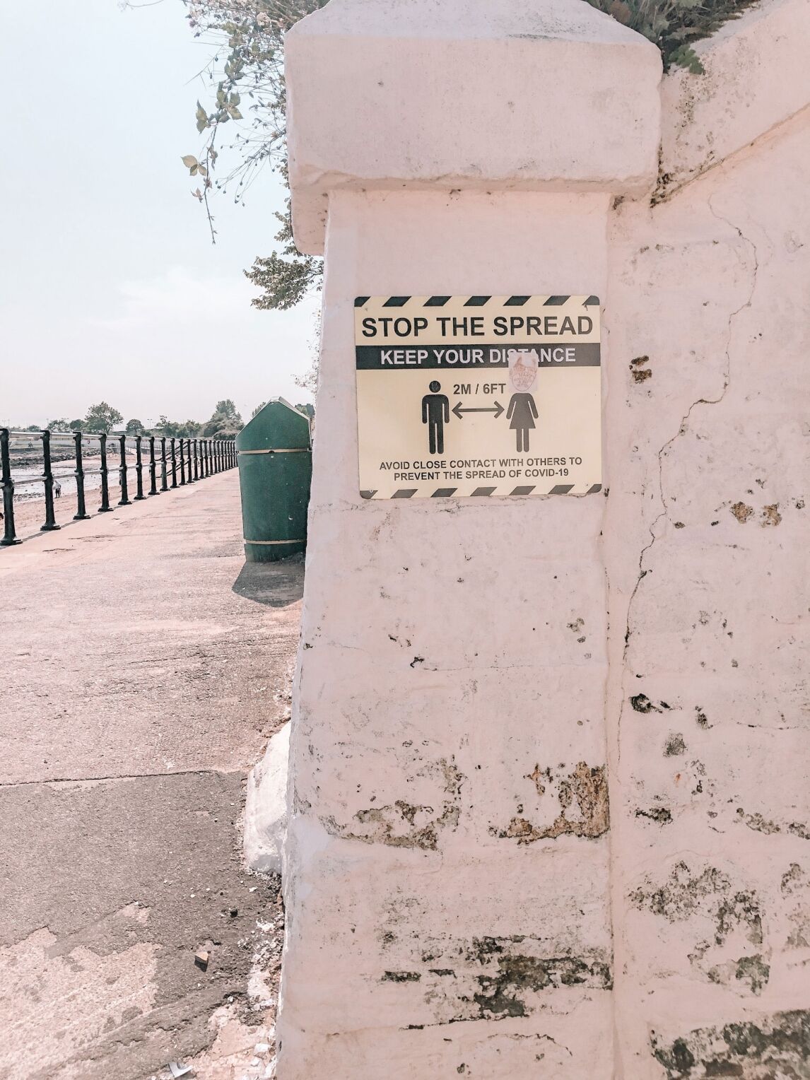 Covid-19 warning at the beach