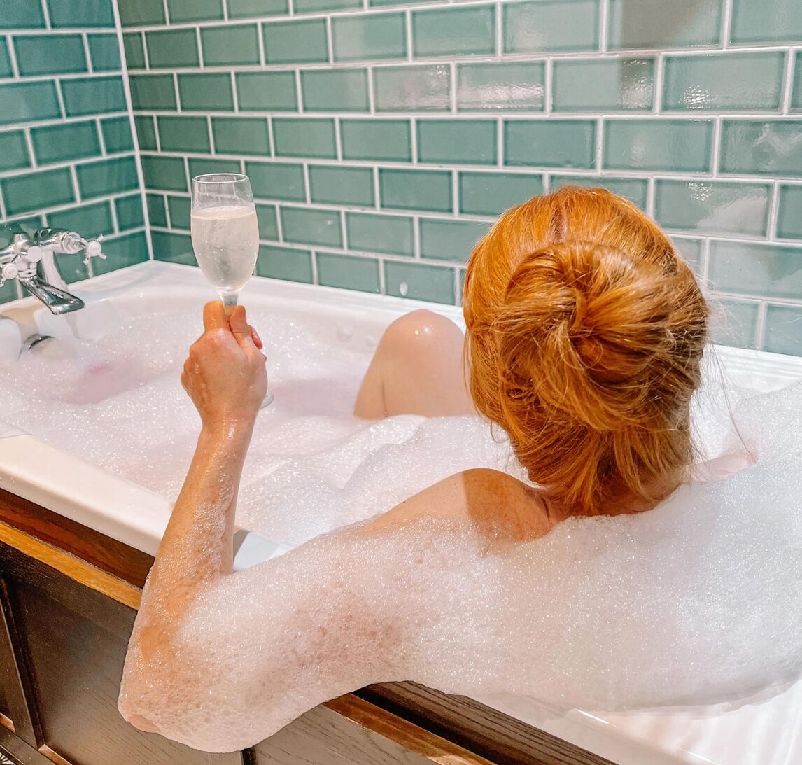 champagne in the bath
