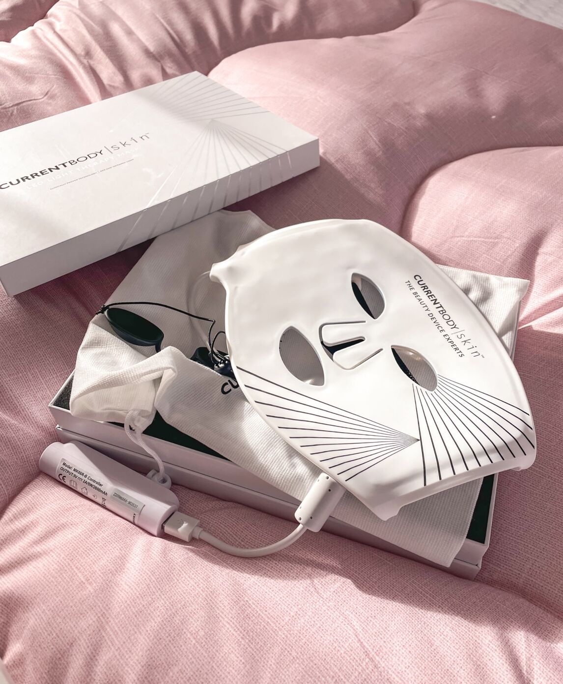 CurrentBody LED light therapy mask