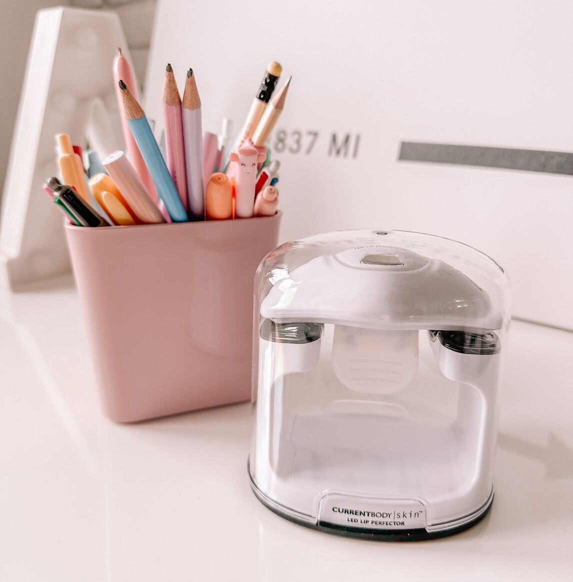 Currentbody LED lip perfector