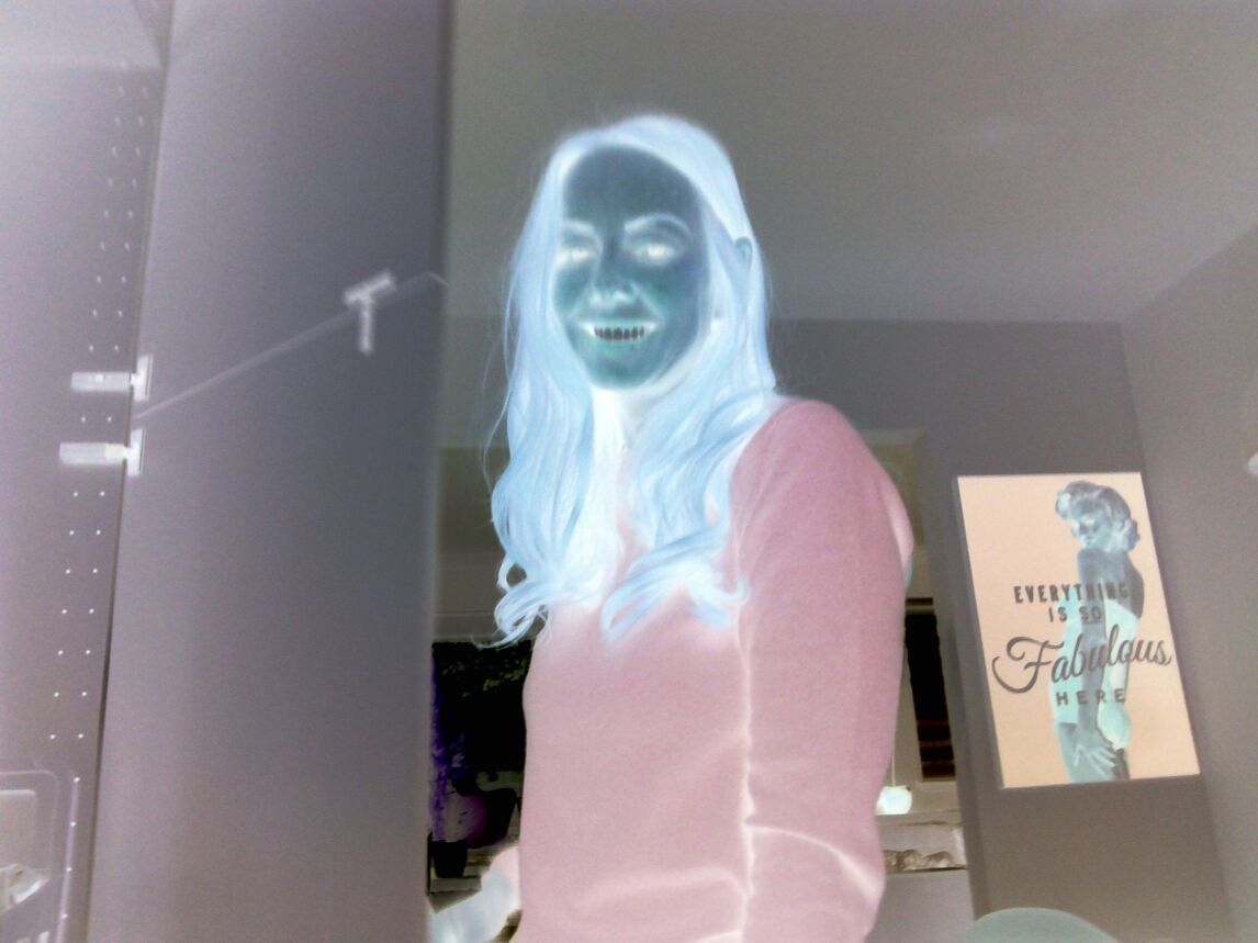 terrifying photo of Amber taken using night mode