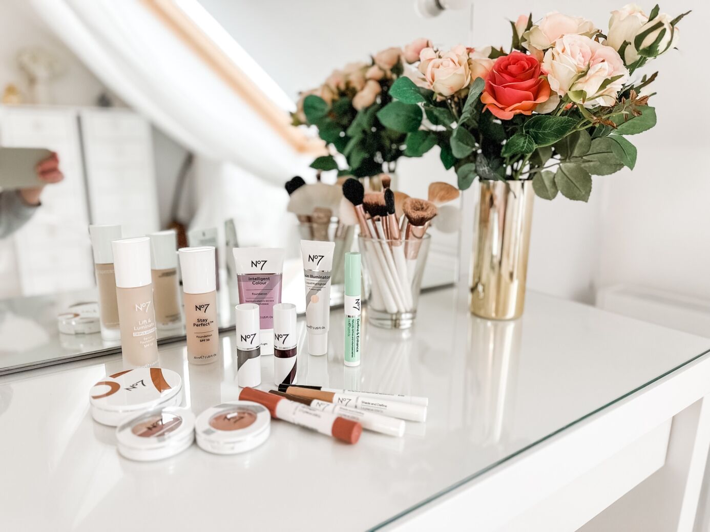 AD | Three different make-up looks with No7